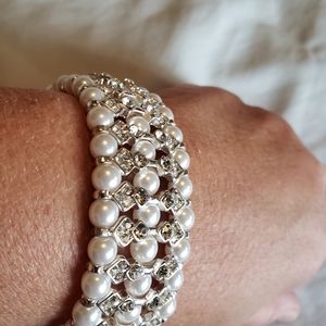 Womens Bracelet pearl and sparkle